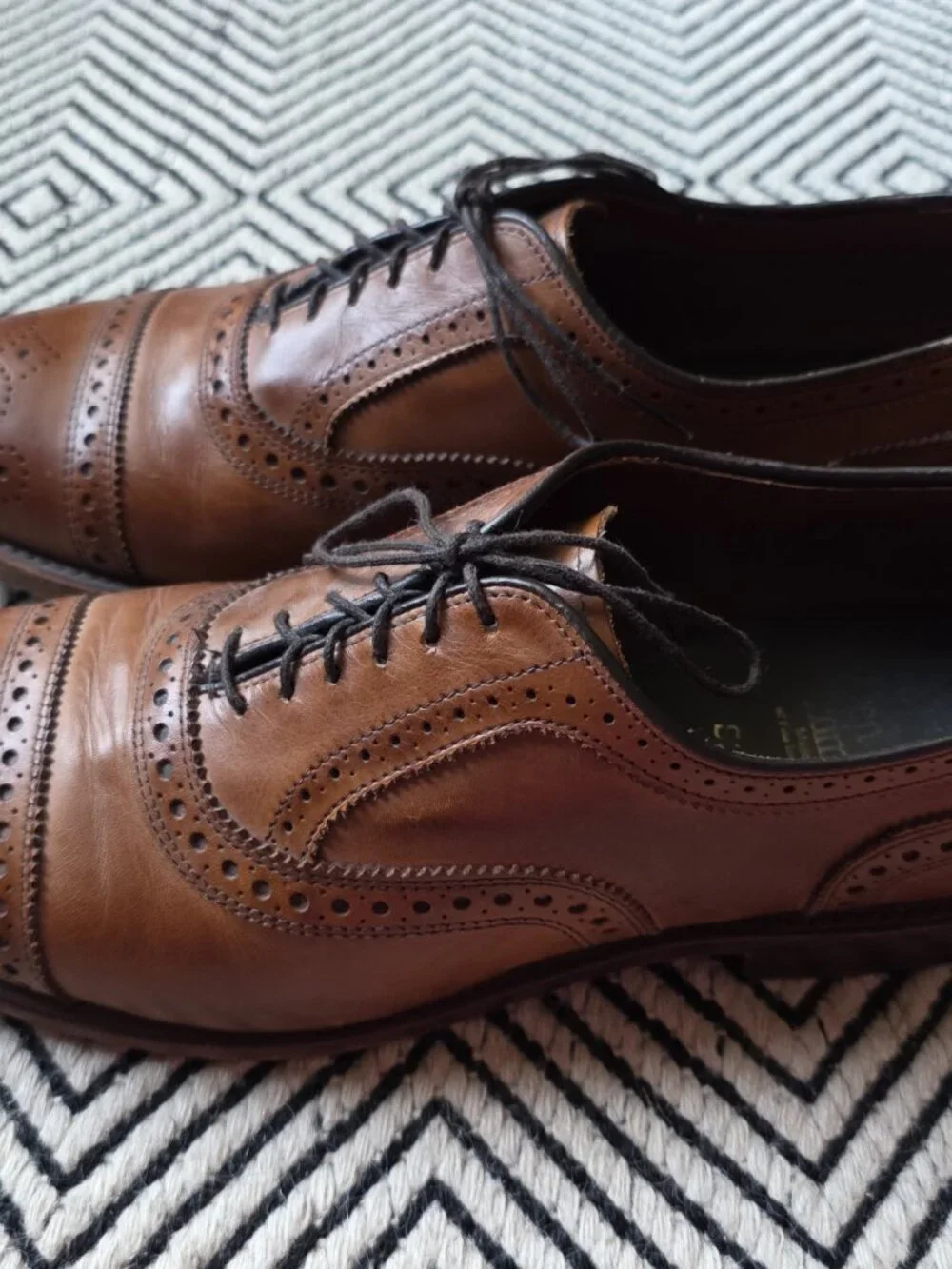 Size 10 Allen Edmonds Men's Strand Cap-Toe Oxford Brown Calfskin Dress Shoes